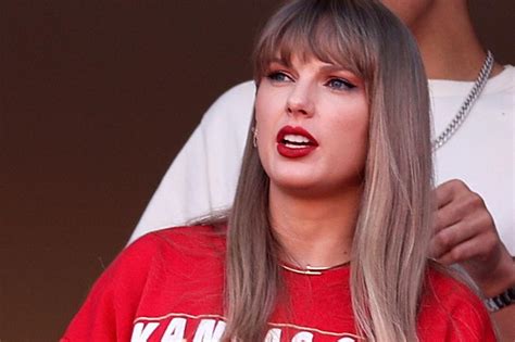 taylor swift ai photos reddit|More.